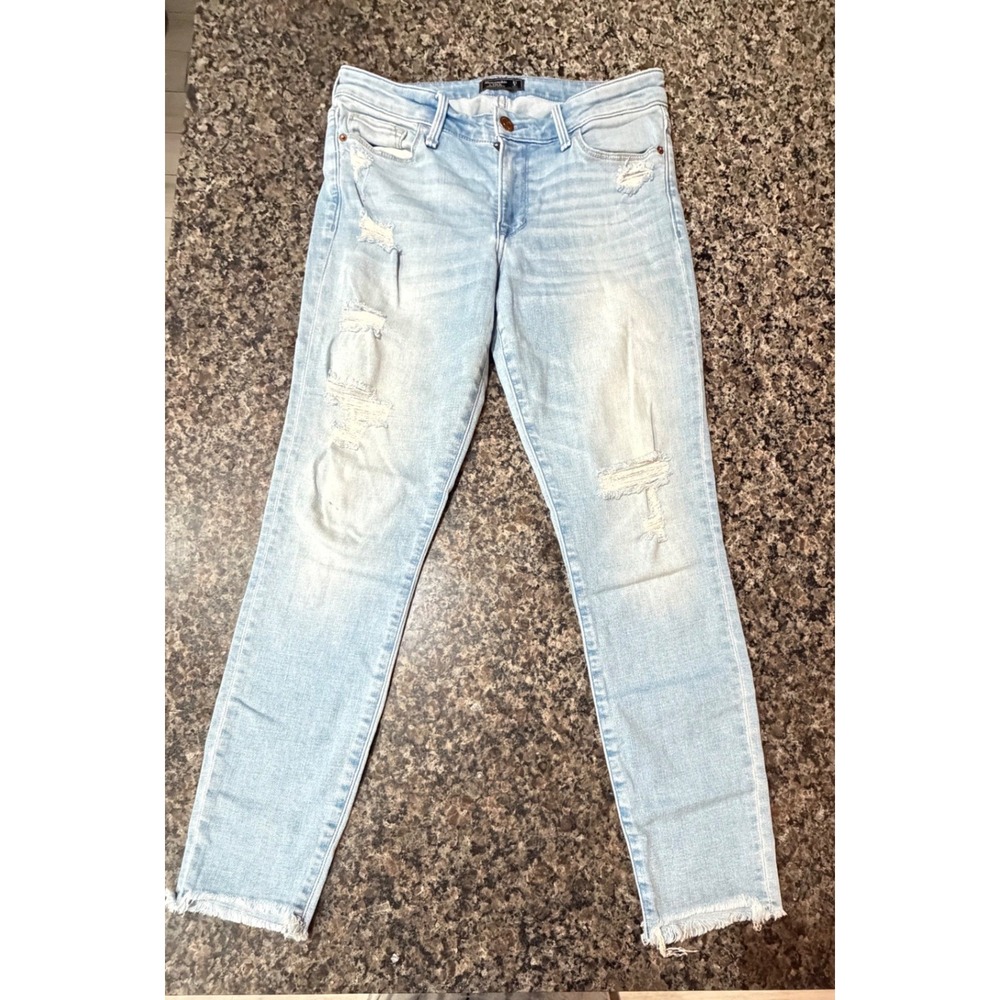 Abercrombie & Fitch Harper Ankle Distressed Light Wash Jeans Womens 27 4L Frayed